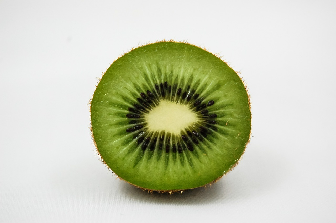 kiwi half fruit free photo