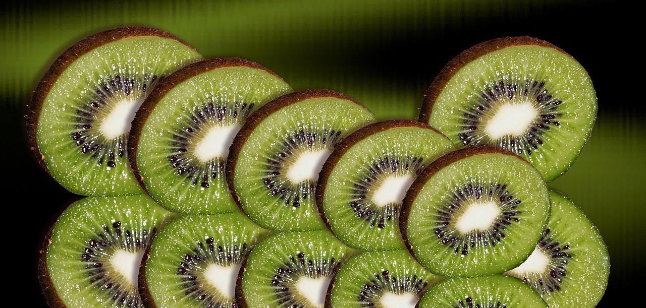 kiwi fruit kiwi slices free photo
