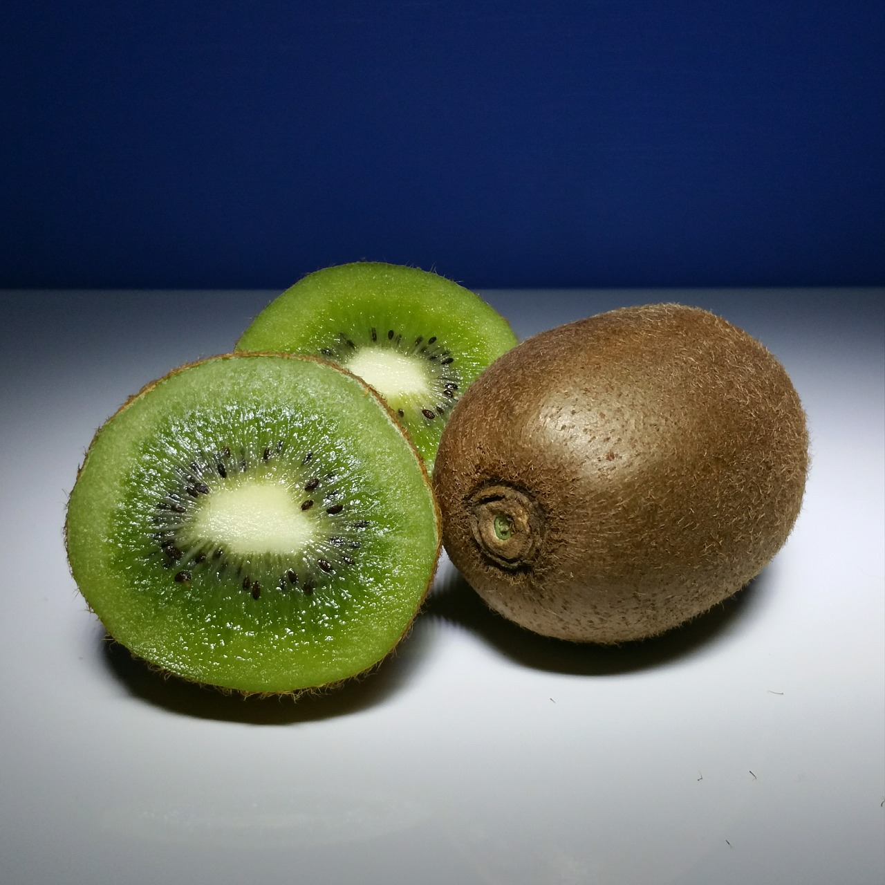 kiwi fruit healthy free photo