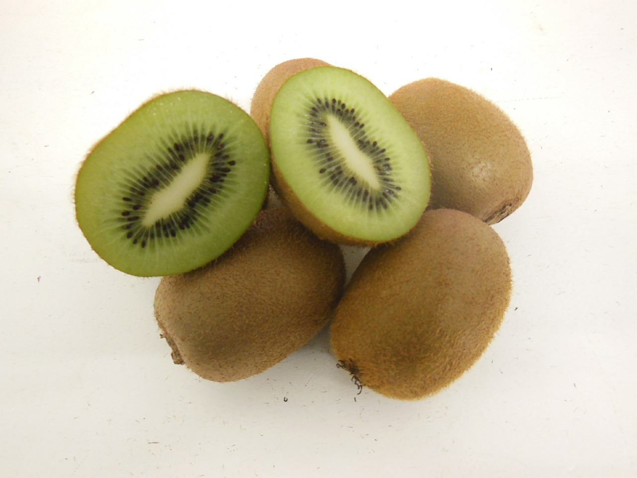 kiwi fruit green free photo