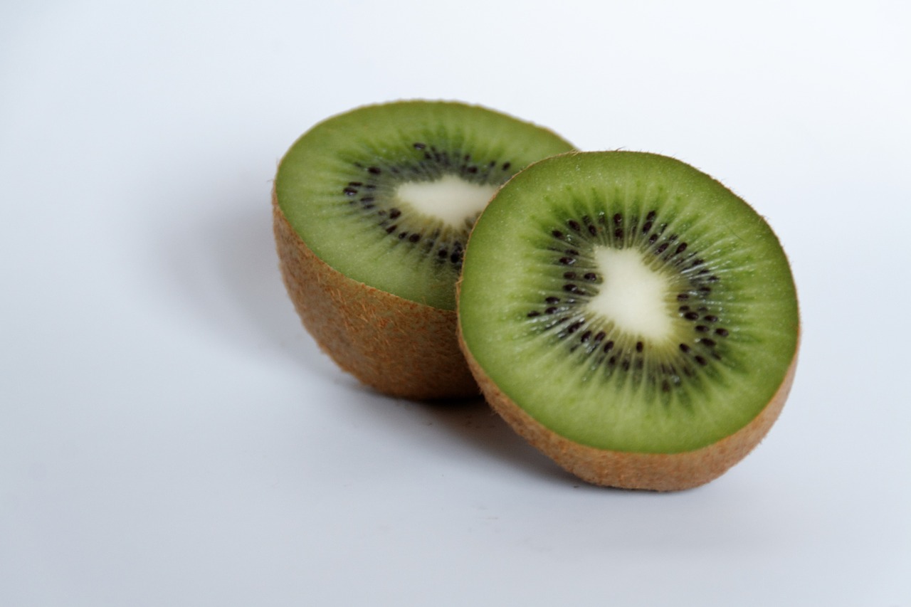 kiwi fruit healthy free photo