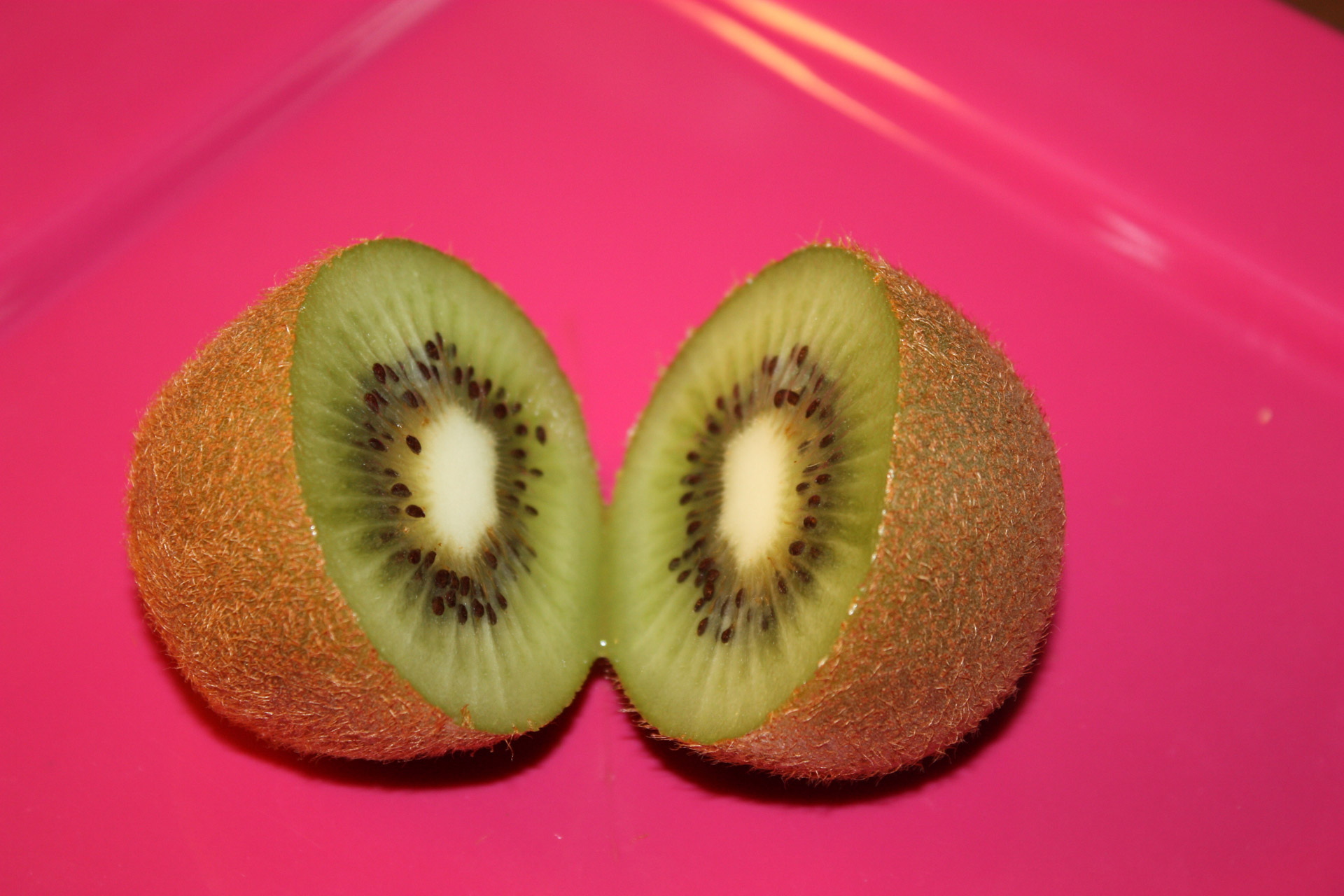 kiwi cut two free photo