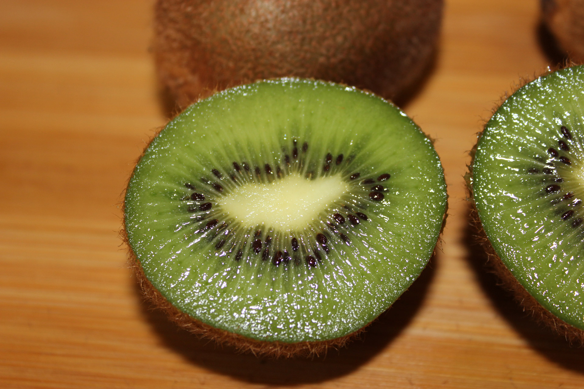 kiwi kiwifruit fruit free photo