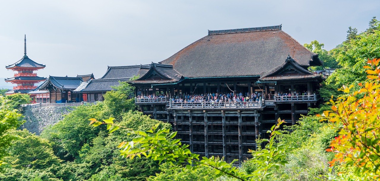 kiyomizudera temple kyoto japan free photo