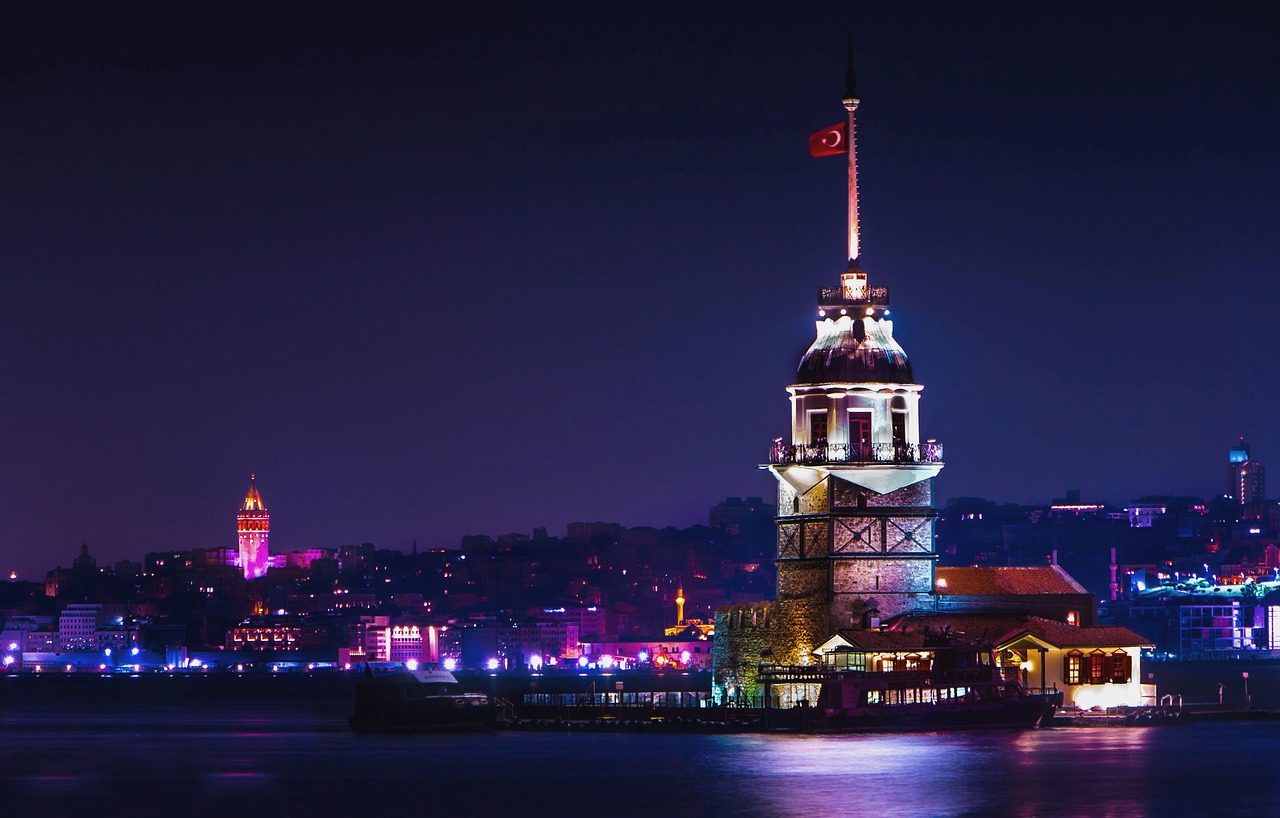 kizkulesi  istanbul  city free photo