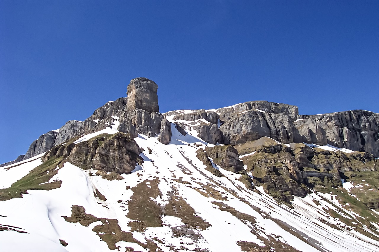klausen pass alpine switzerland free photo