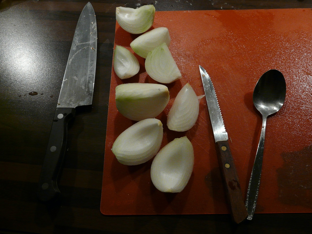 knife cut onion free photo
