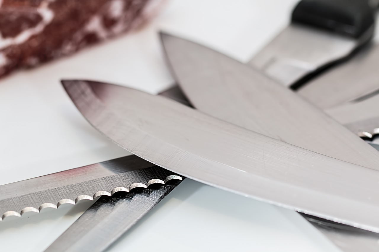 knife serrated kitchen free photo
