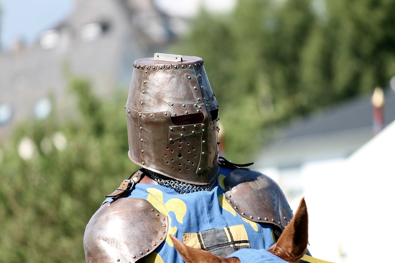 knight  armor  helm free photo