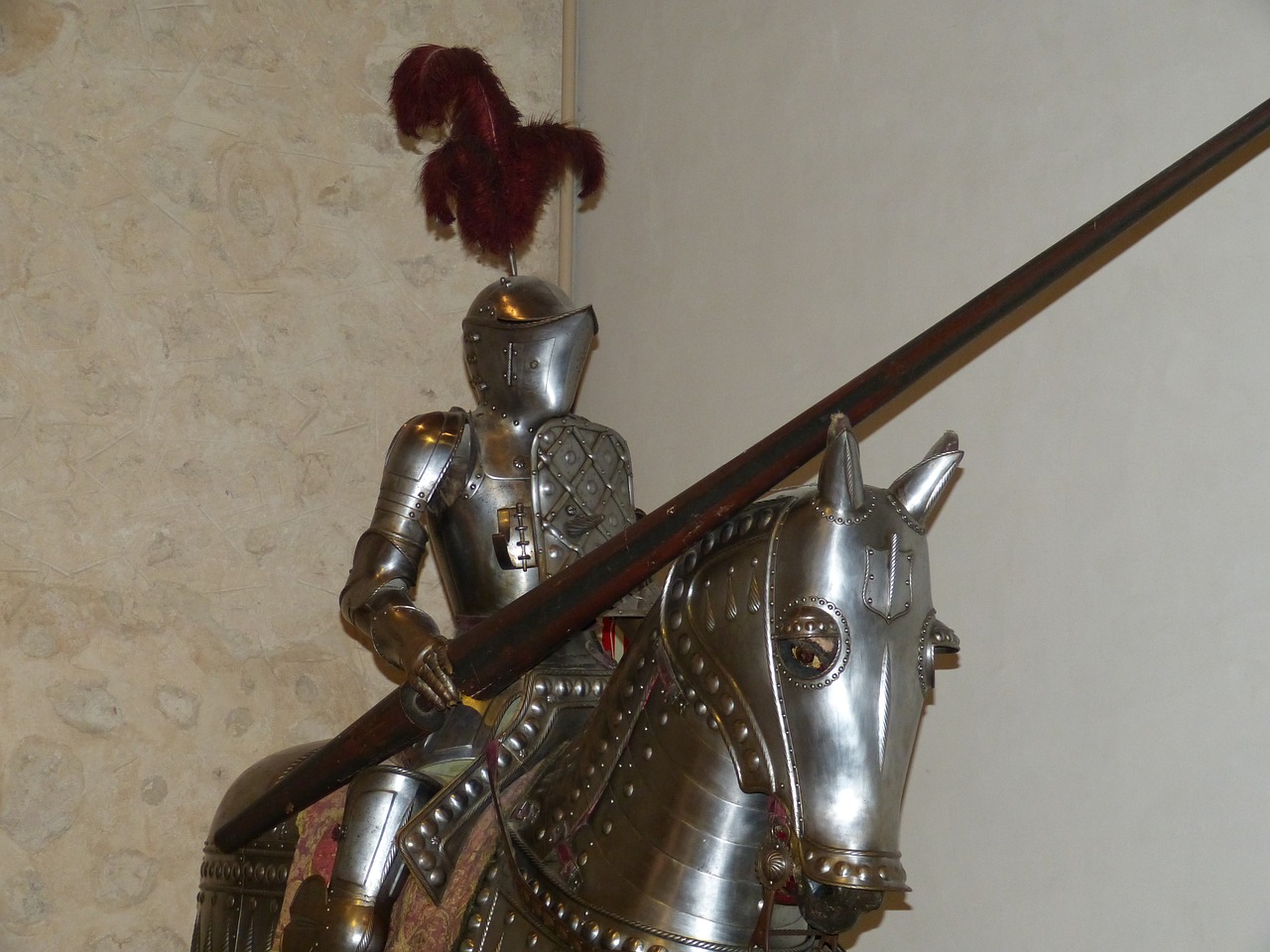 knight armor horse free photo