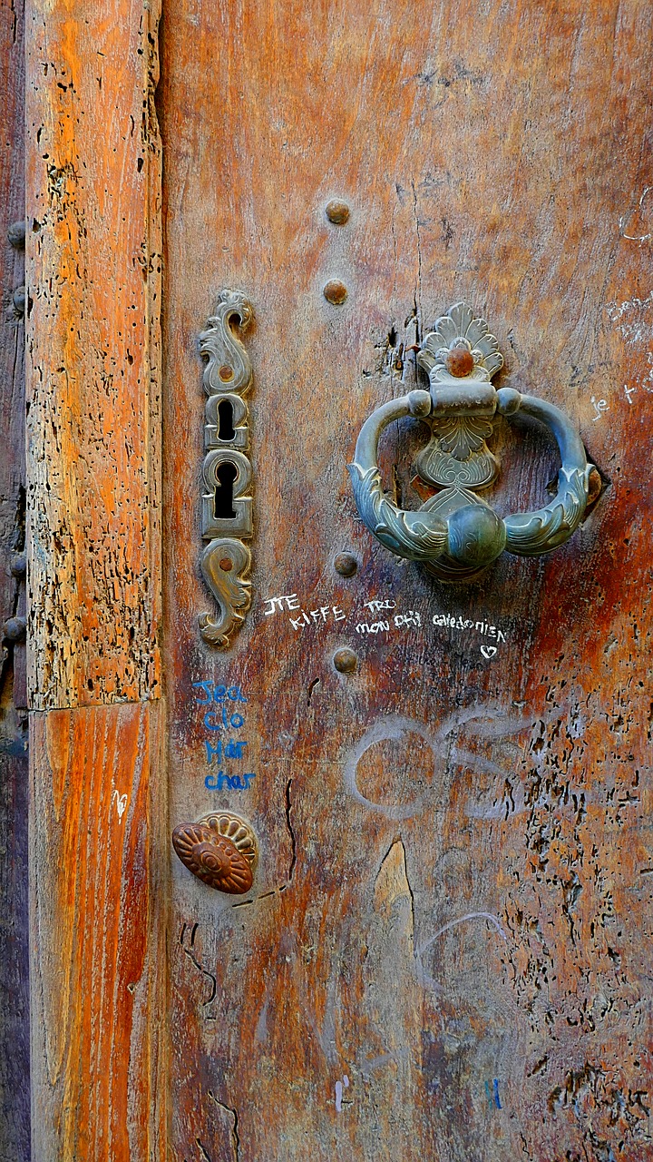 knocker door lock free photo