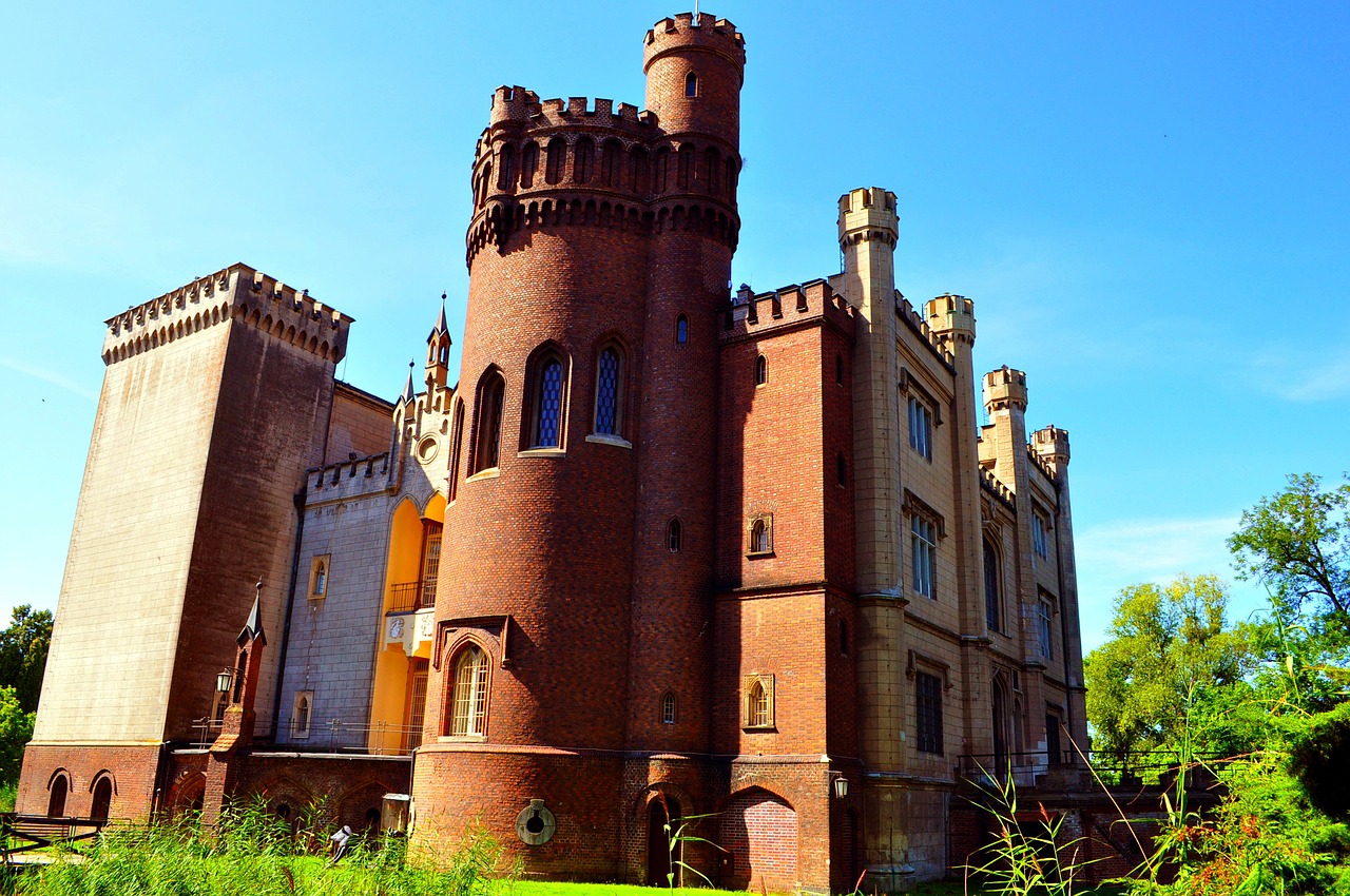 kórnik castle castle tower free photo