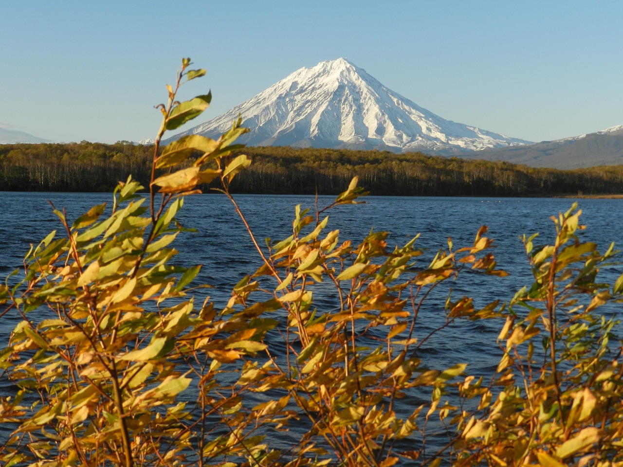 koryaksky volcano kamchatka autumn free photo