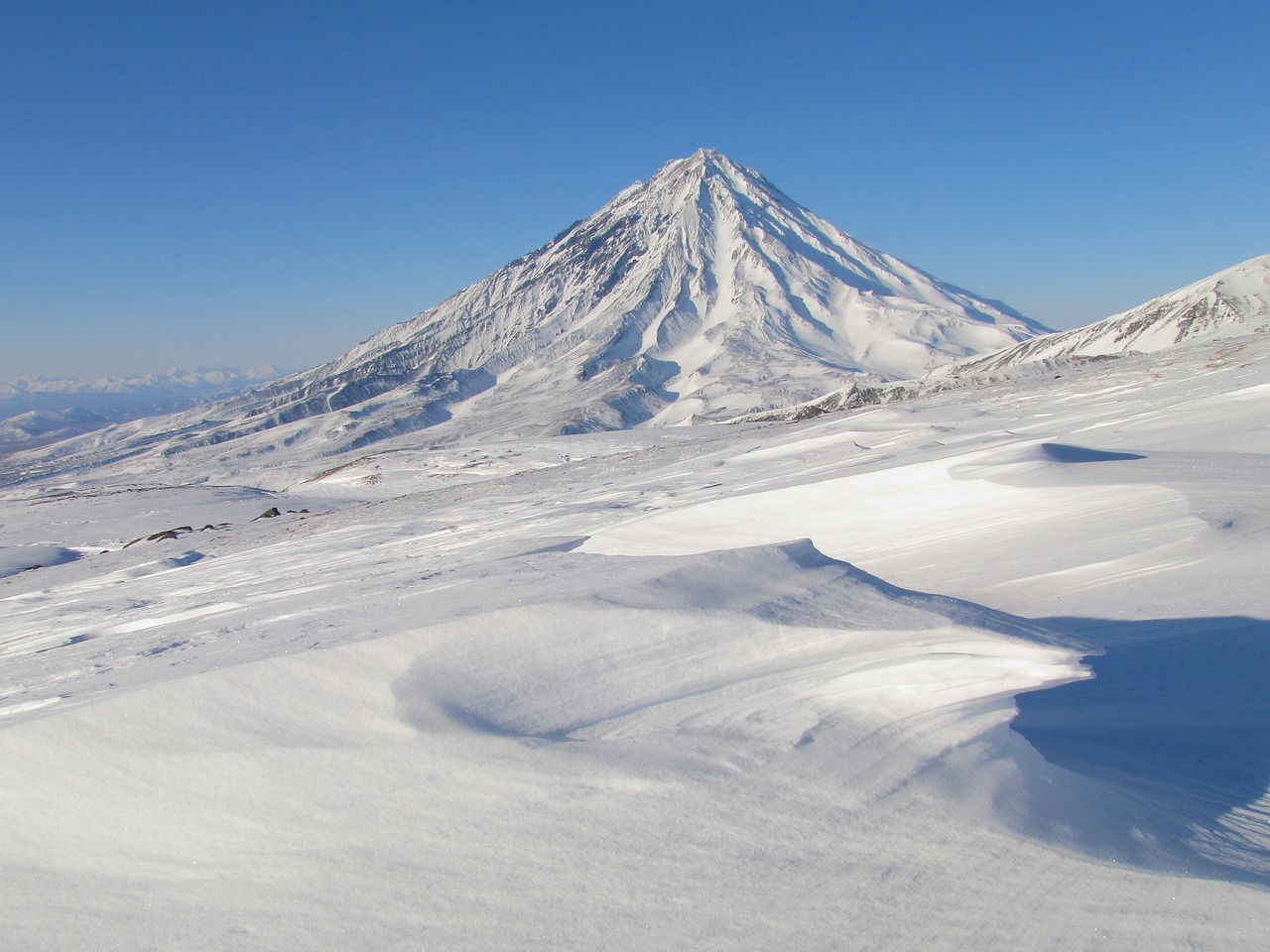 koryaksky volcano kamchatka winter free photo