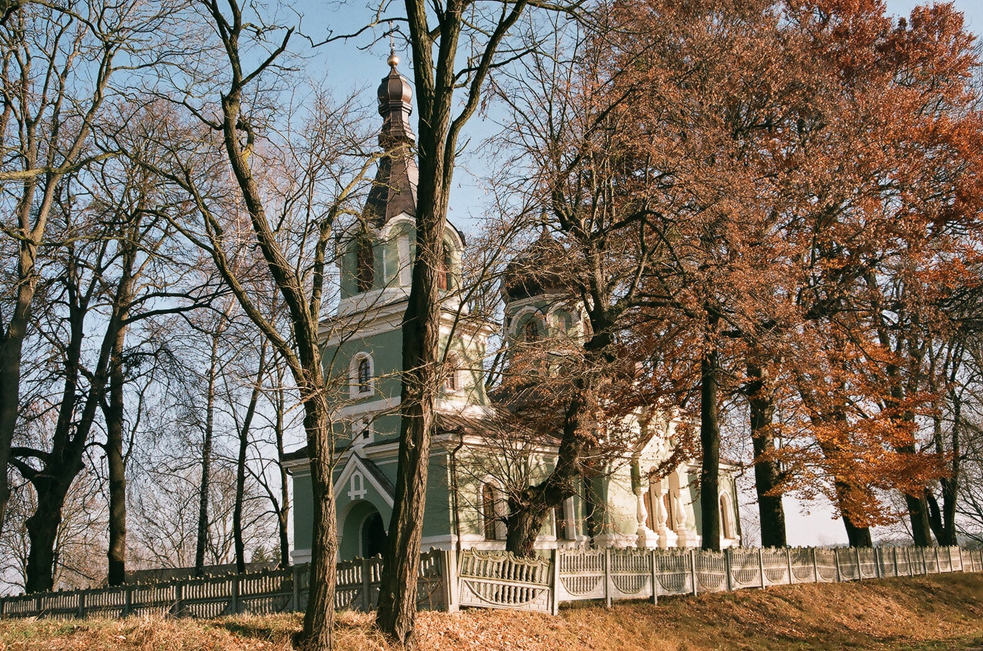 church autumn church free photo