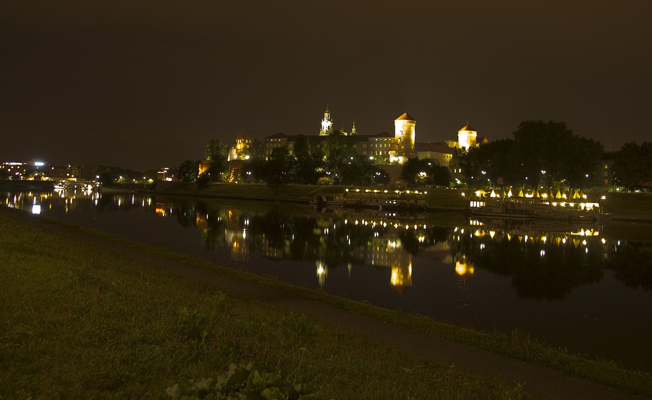 kraków wawel wisla free photo