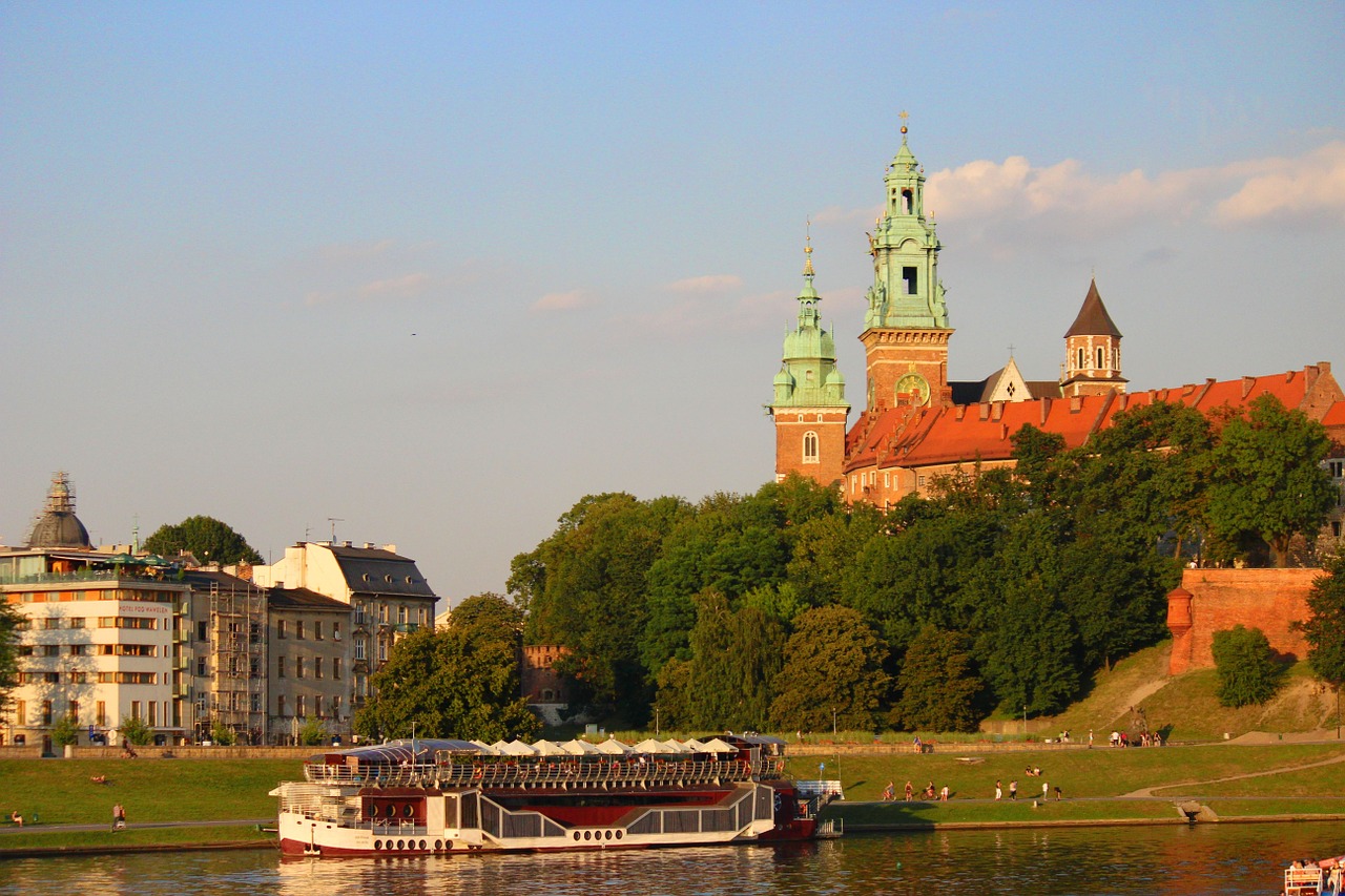 krakow river poland free photo