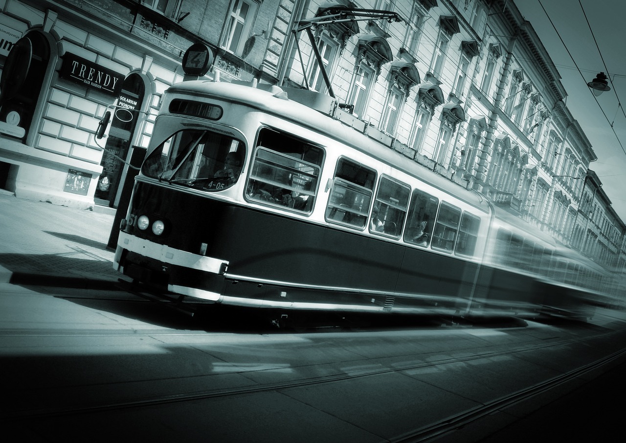kraków tram speed free photo