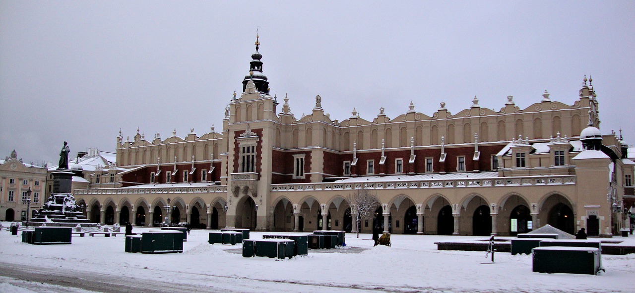 kraków cloth hall sukiennice architecture free photo