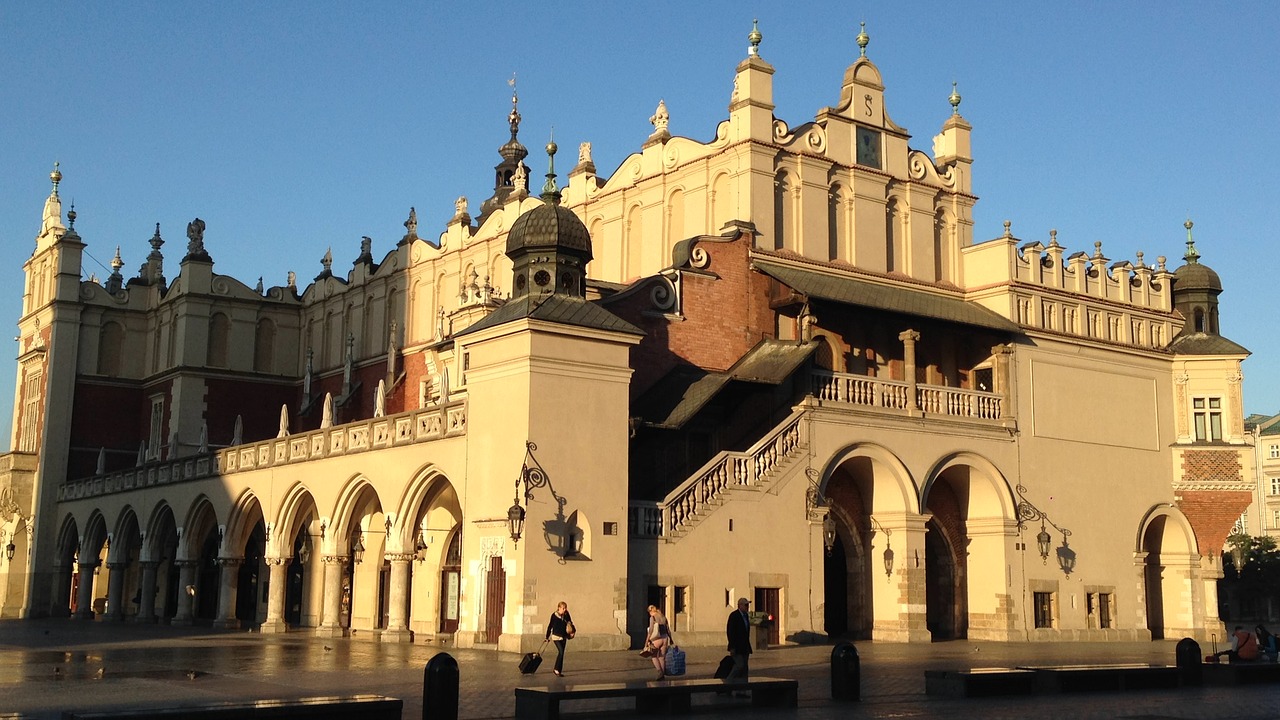 kraków cloth hall sukiennice the market free photo