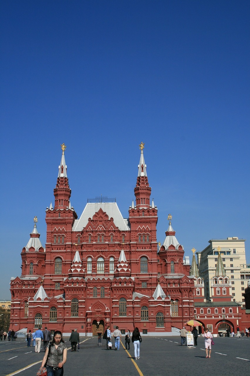 kremlin red square blue sky free photo