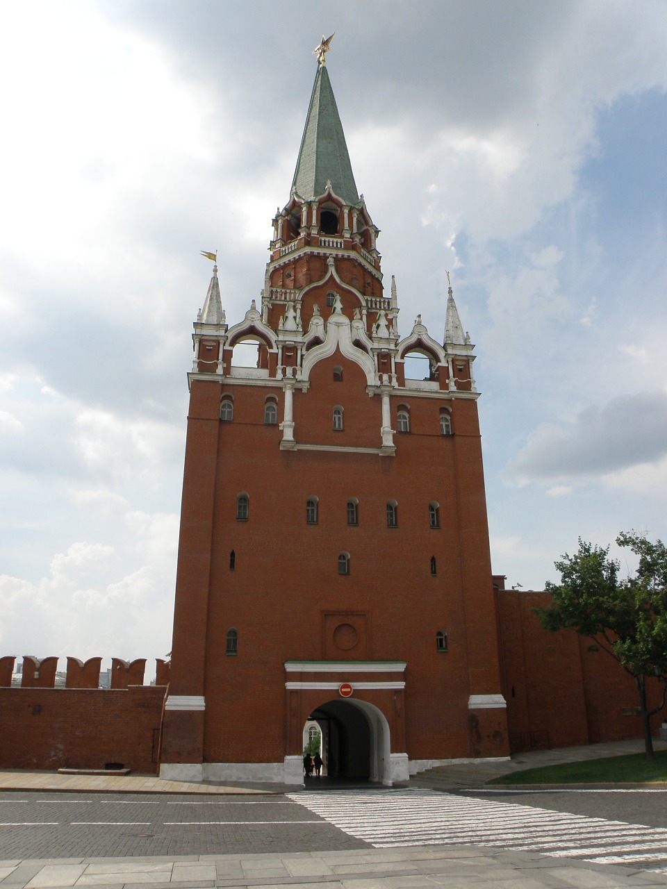 kremlin gate tower free photo