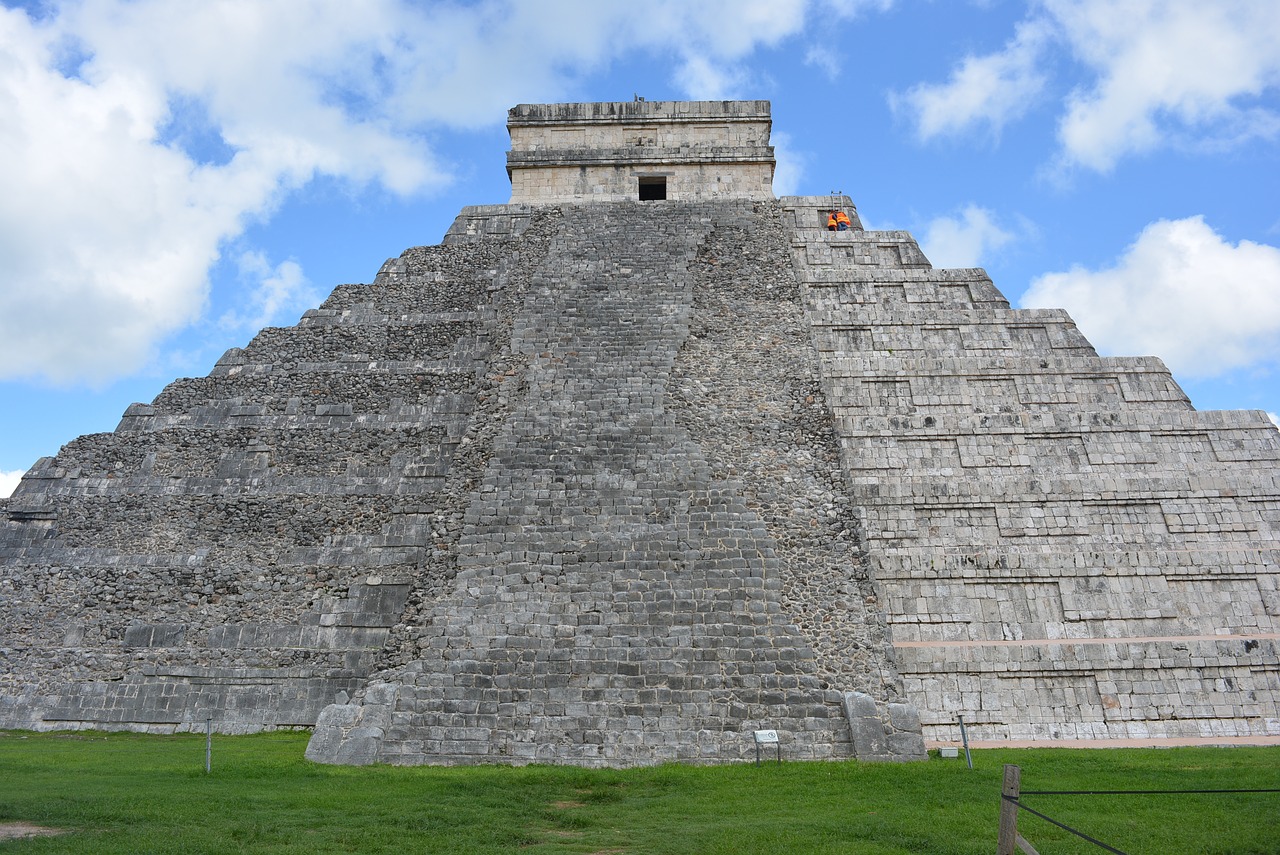 kukulcan chichenitzá mexico free photo