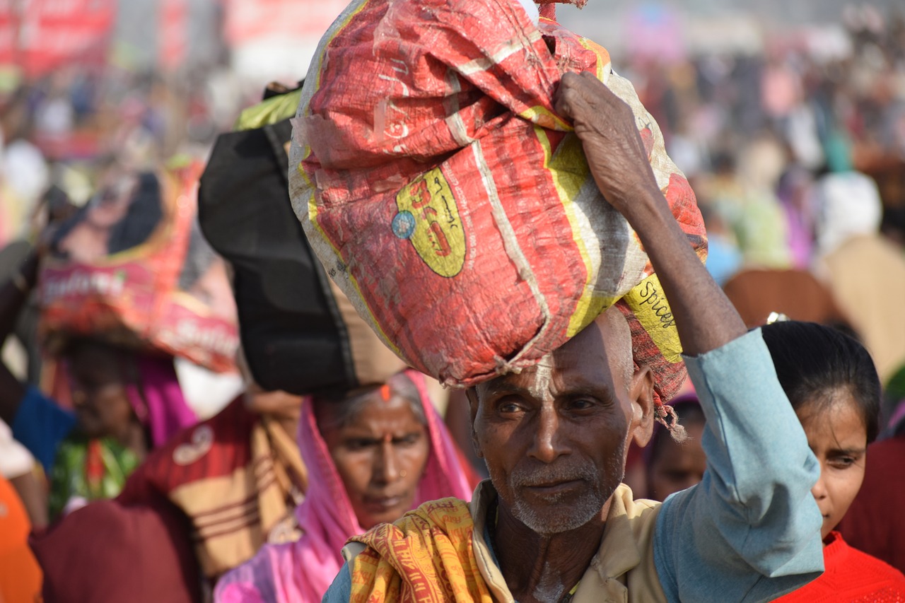 kumbh  pragraj  crowd free photo