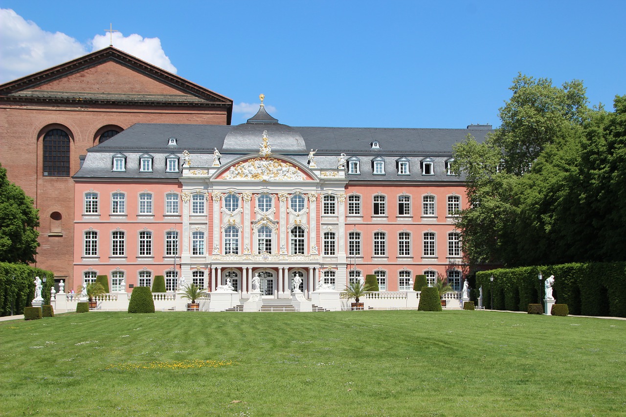 kurfürstliches palais  trier  rococo free photo