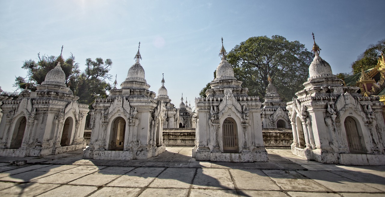 kuthodaw pagoda mandalay free photo