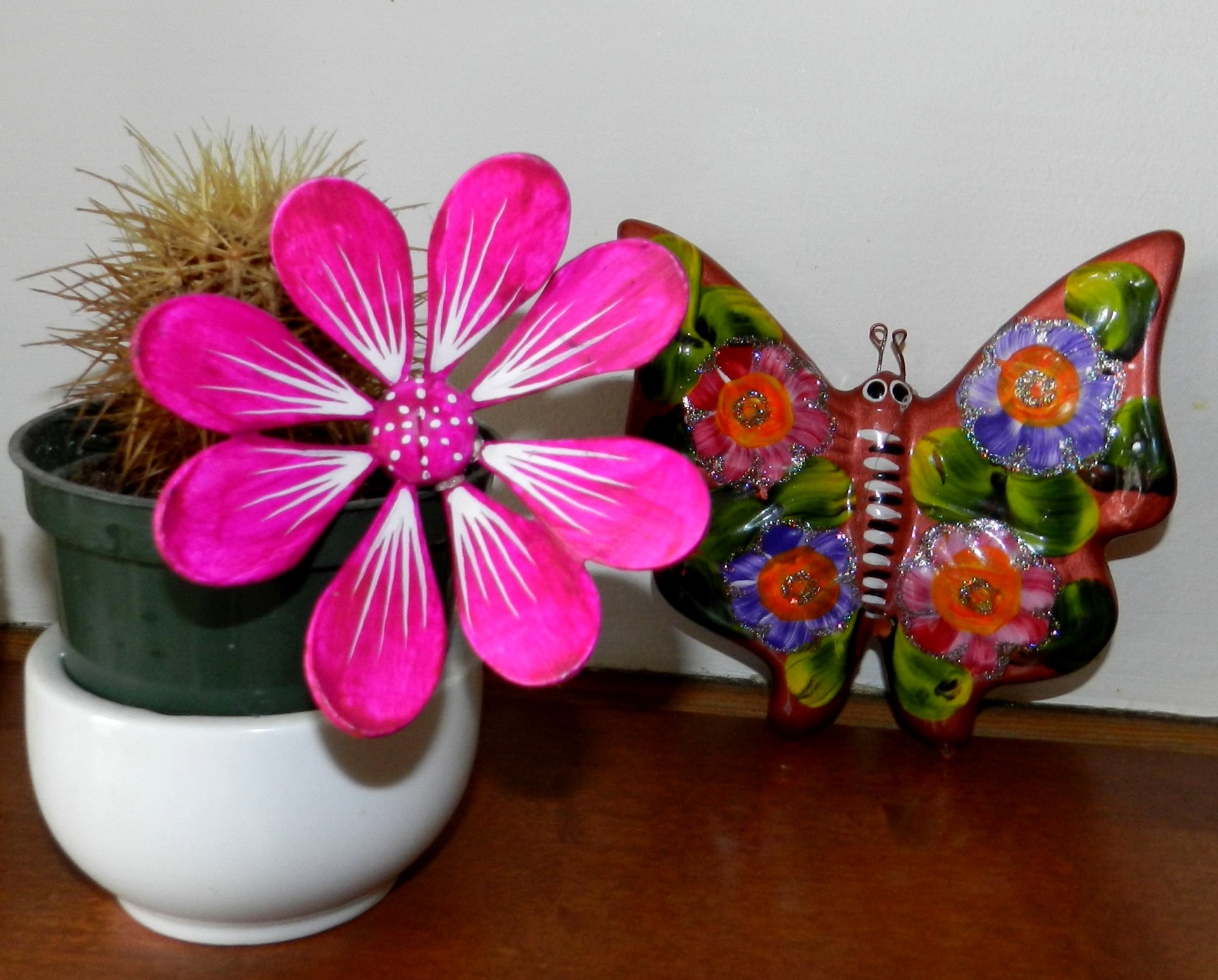 flower butterfly decoration flower and butterfly free photo