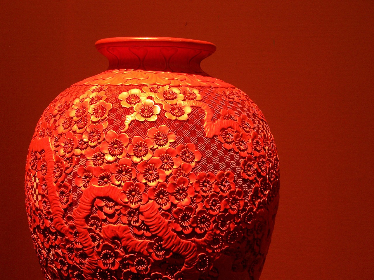 lacquerware vase artwork free photo