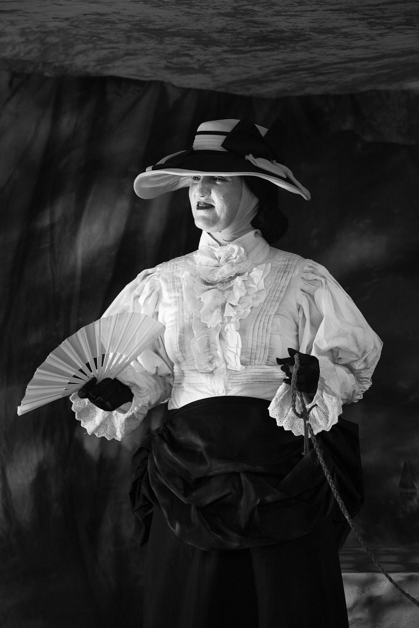 lady costume woman free photo