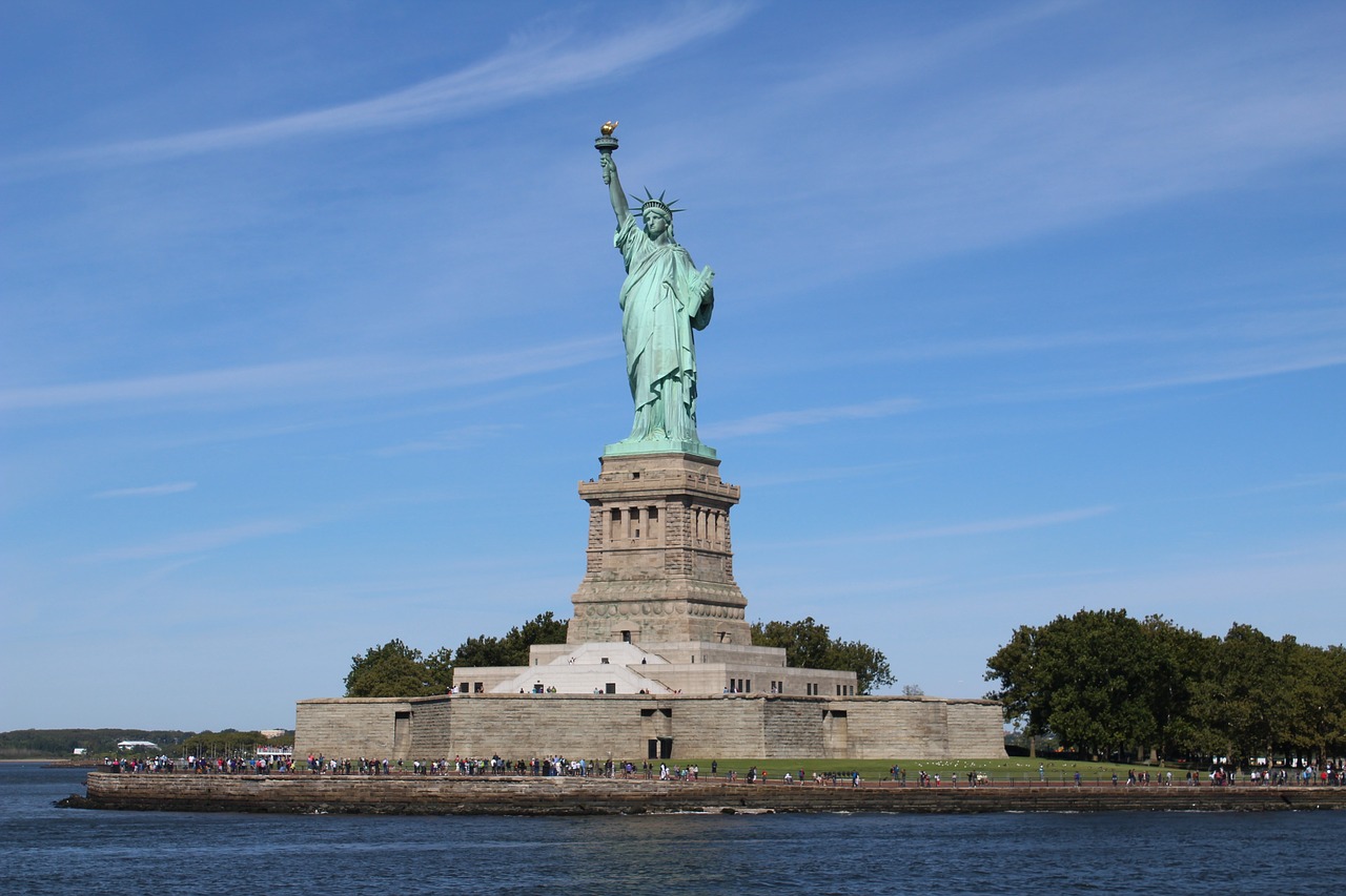 lady liberty  statue of liberty  new york free photo