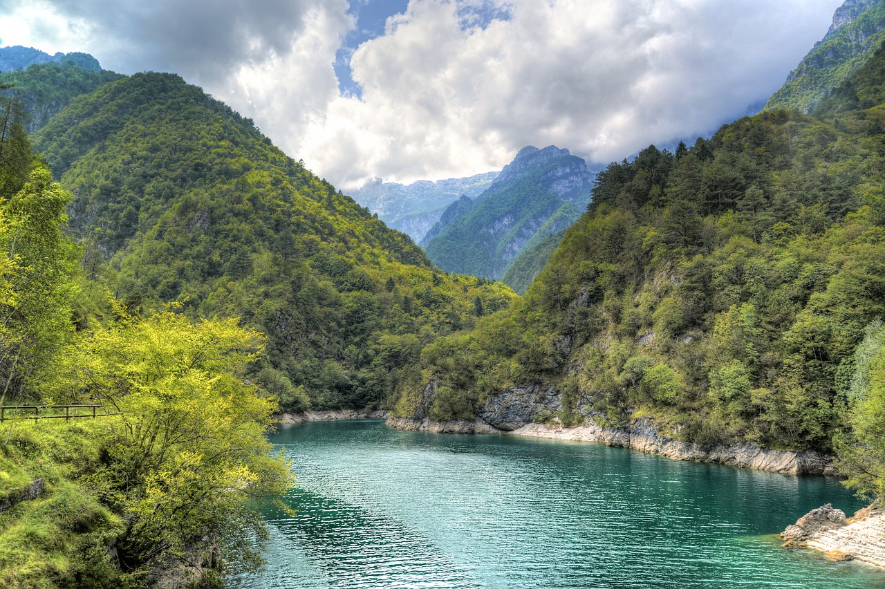 lago del mis  italy  alps free photo