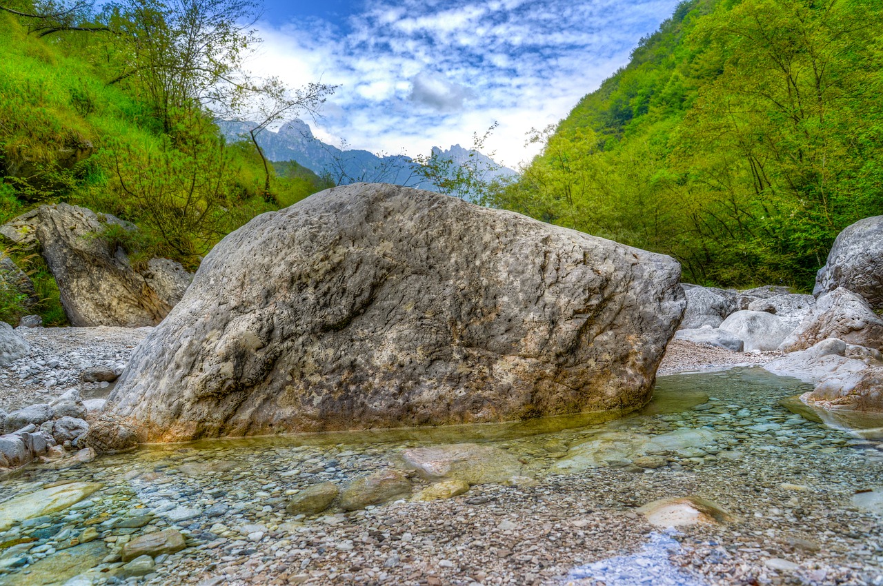 lago del mis  italy  alps free photo