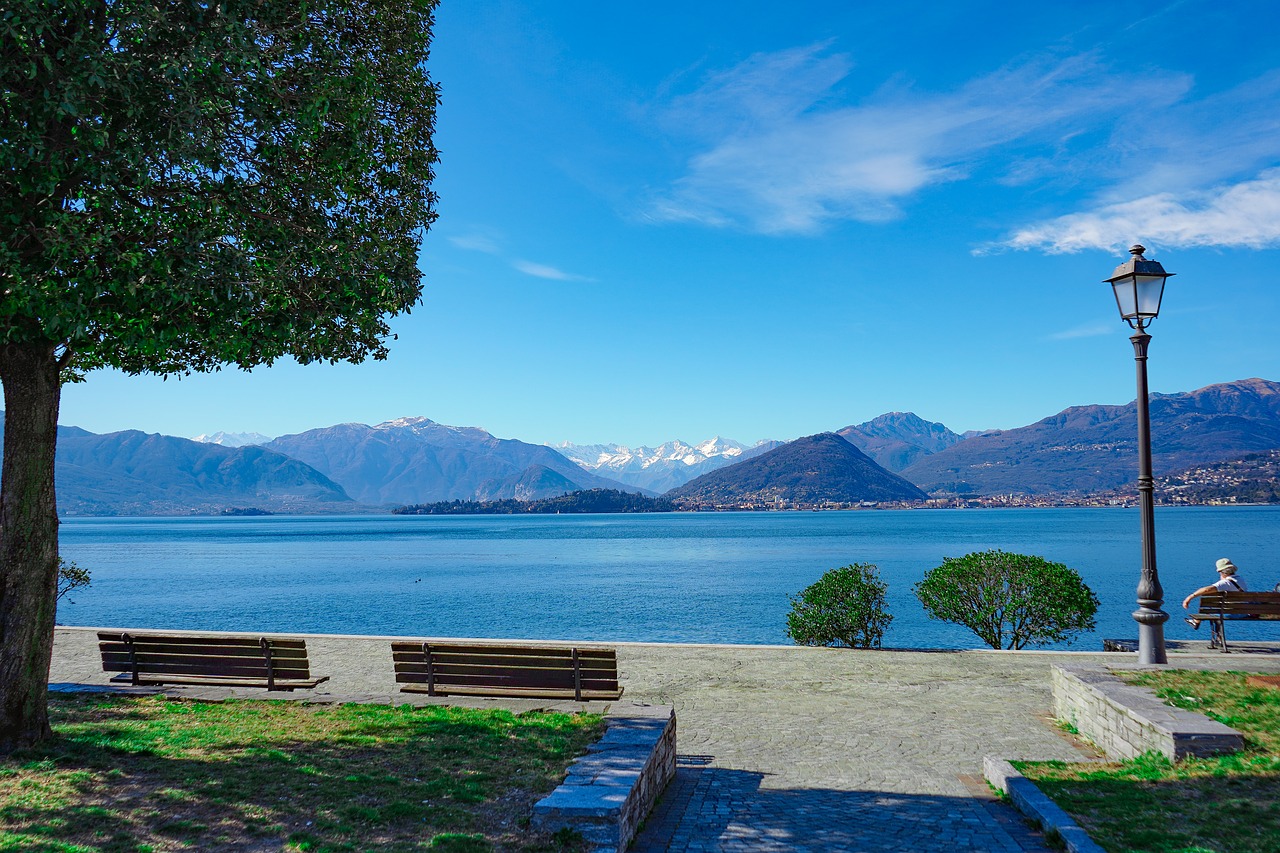 lago maggiore  laveno  varese free photo