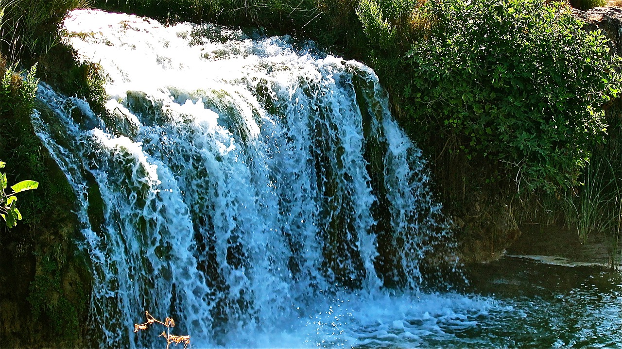 lagoons of ruidera water waterfall free photo