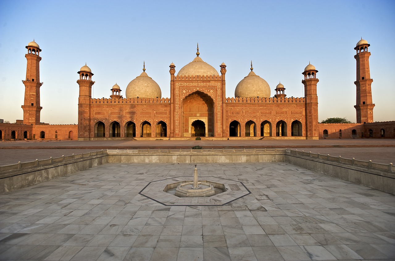 lahore lhr badshahi mosque free photo