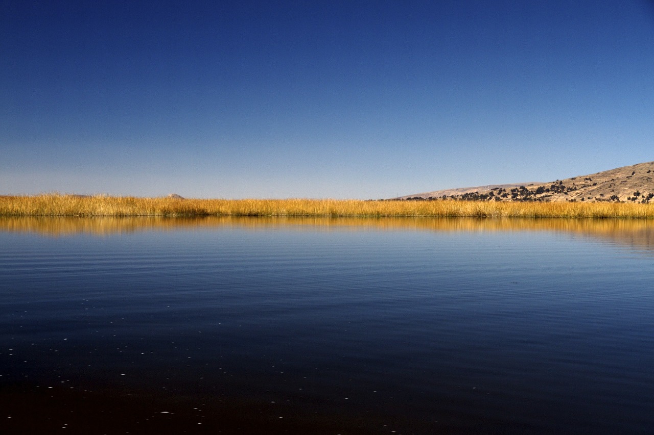 lake sky blue free photo