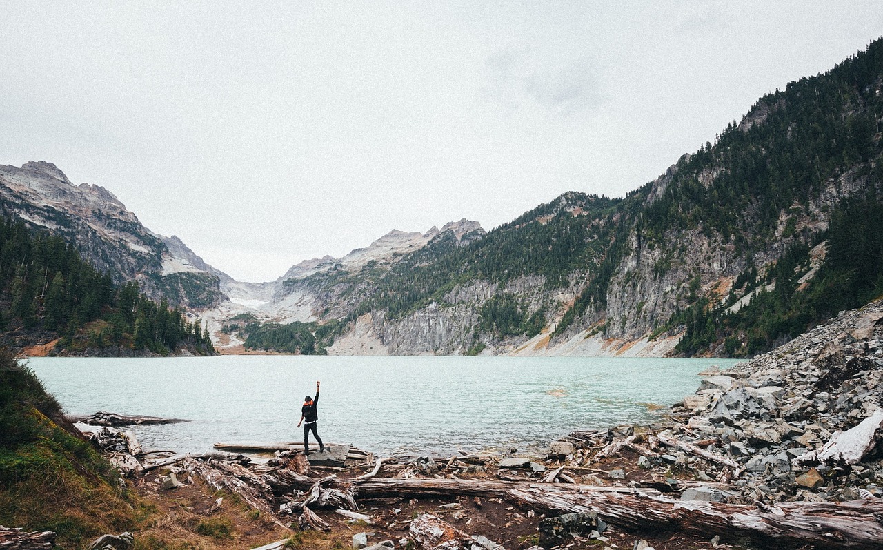 lake mountains mountain lake free photo