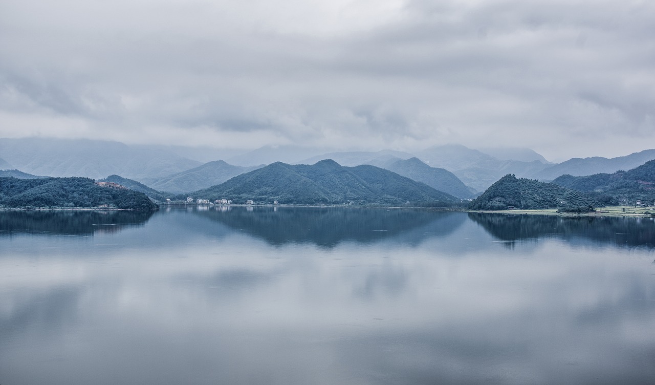 lake mist cloud free photo