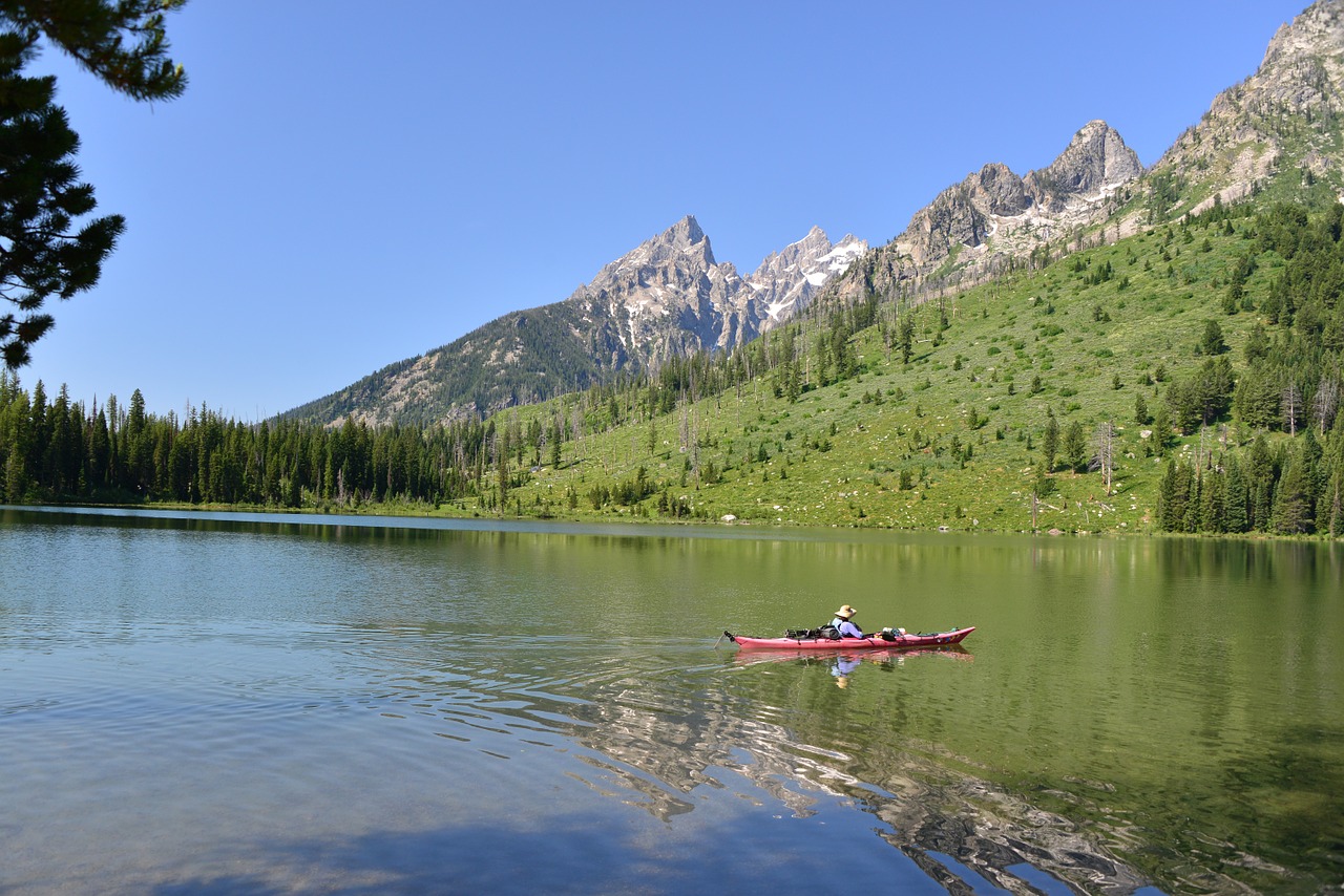 lake canoe kayak free photo