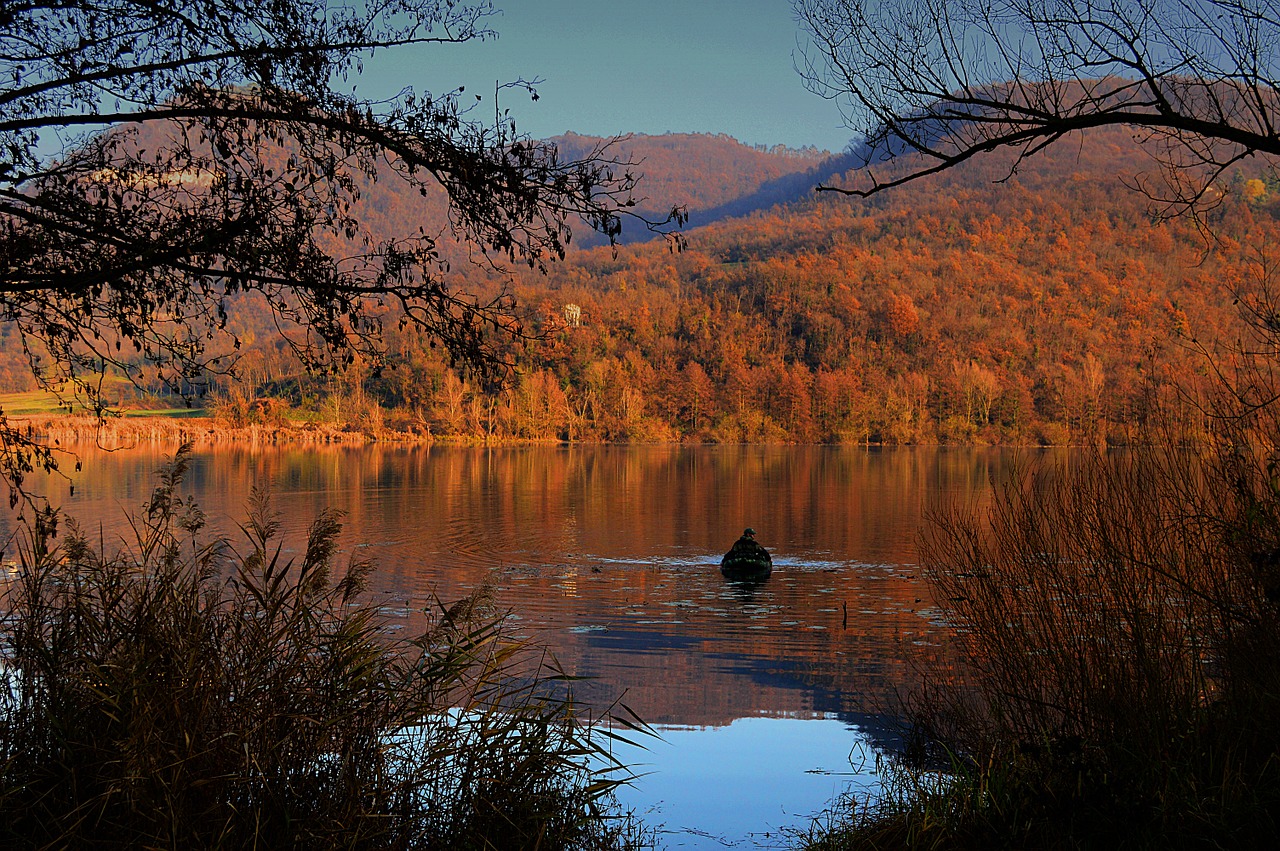 lake water autumn free photo