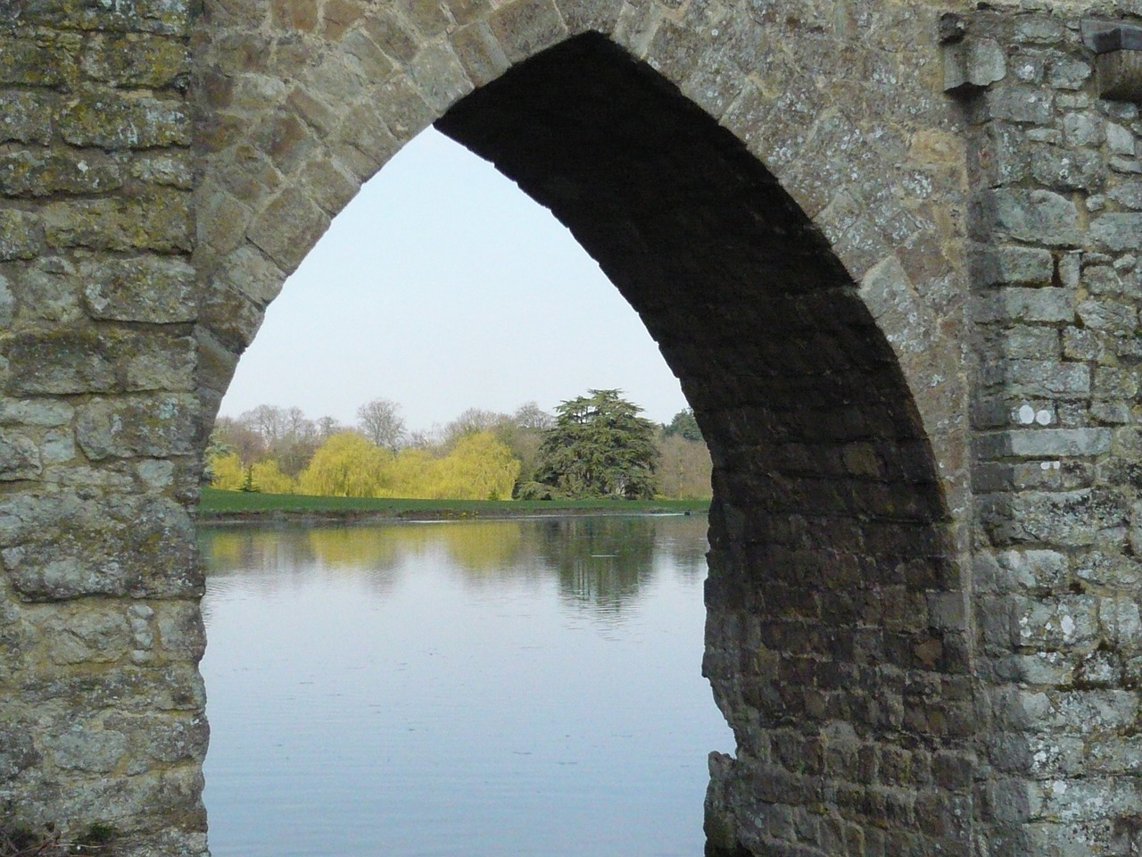 lake leeds arch free photo