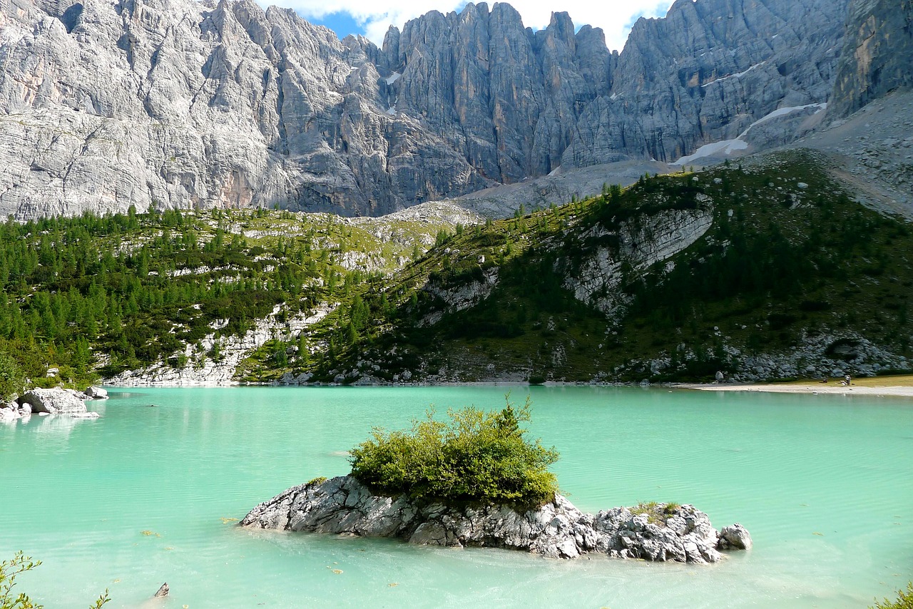 lake bergsee mountain world free photo