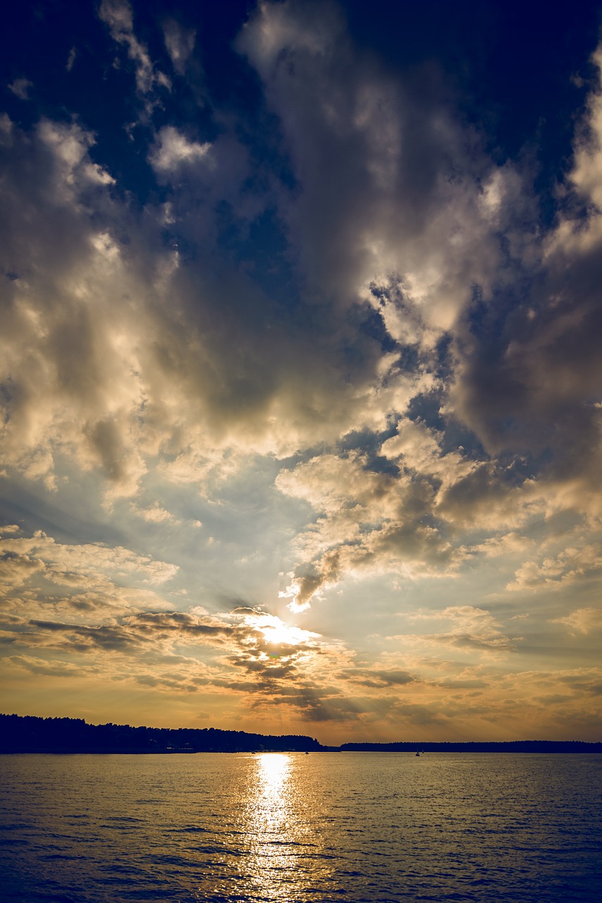 lake sky reflection free photo