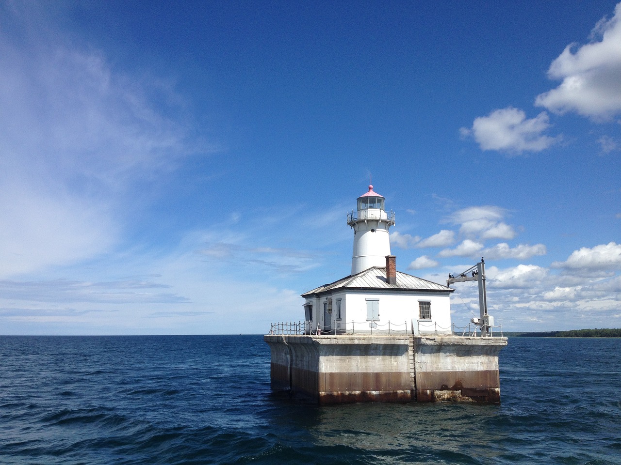 lighthouse ocean blue free photo