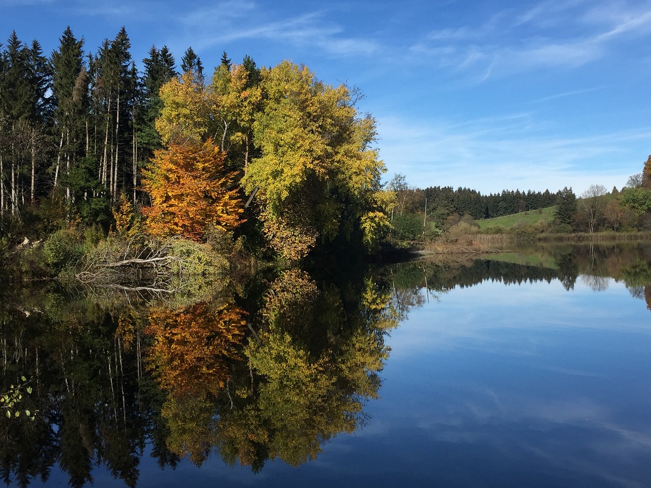 lake landscape autumn free photo