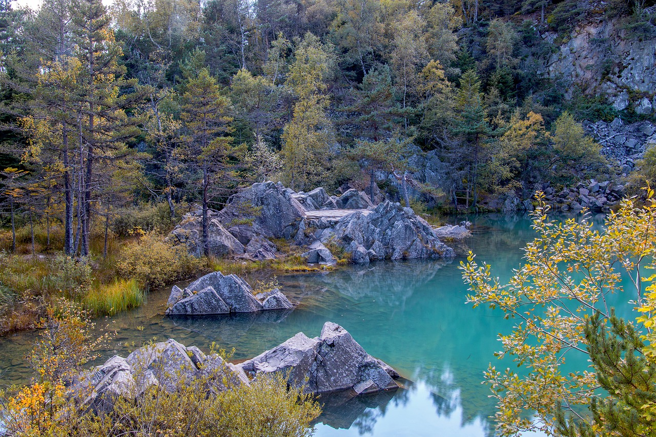 lake blue high-loire free photo